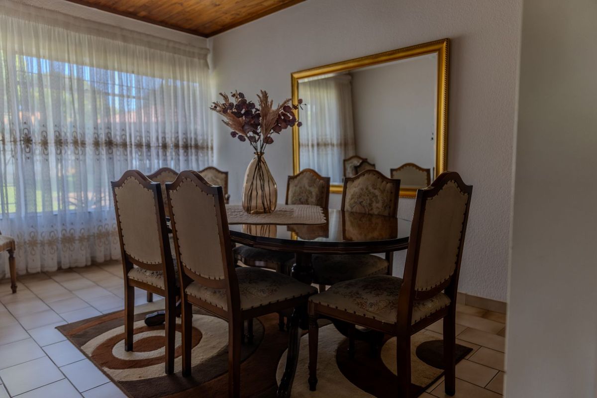 House For Sale in Birchleigh North - Photo 5