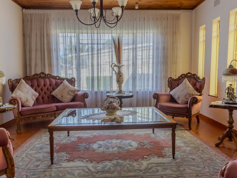 House For Sale in Birchleigh North - Photo 3