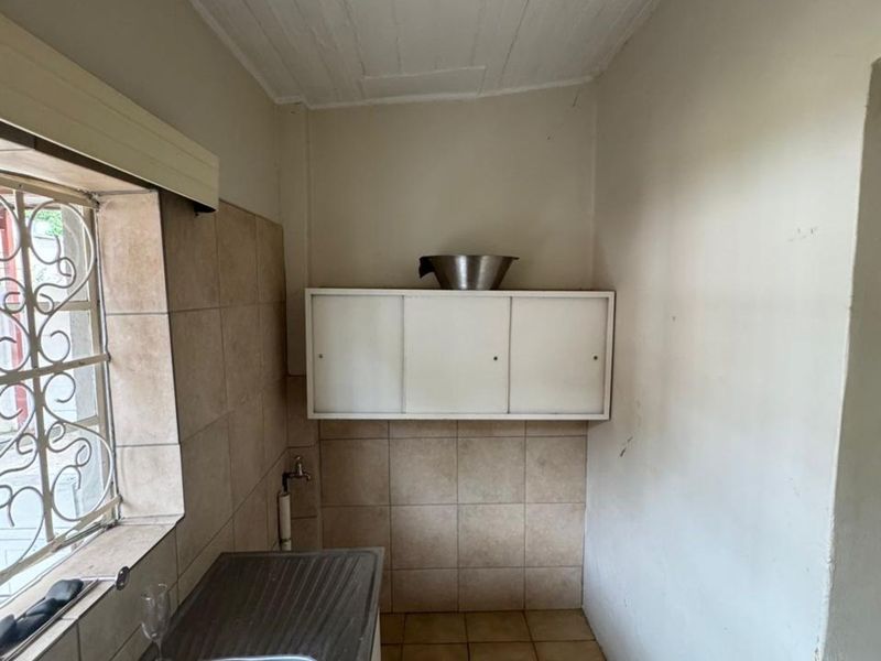 House For Sale in Westdene - Photo 4