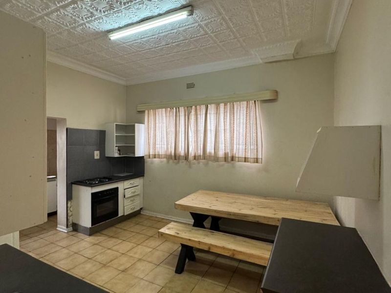 House For Sale in Westdene - Photo 3