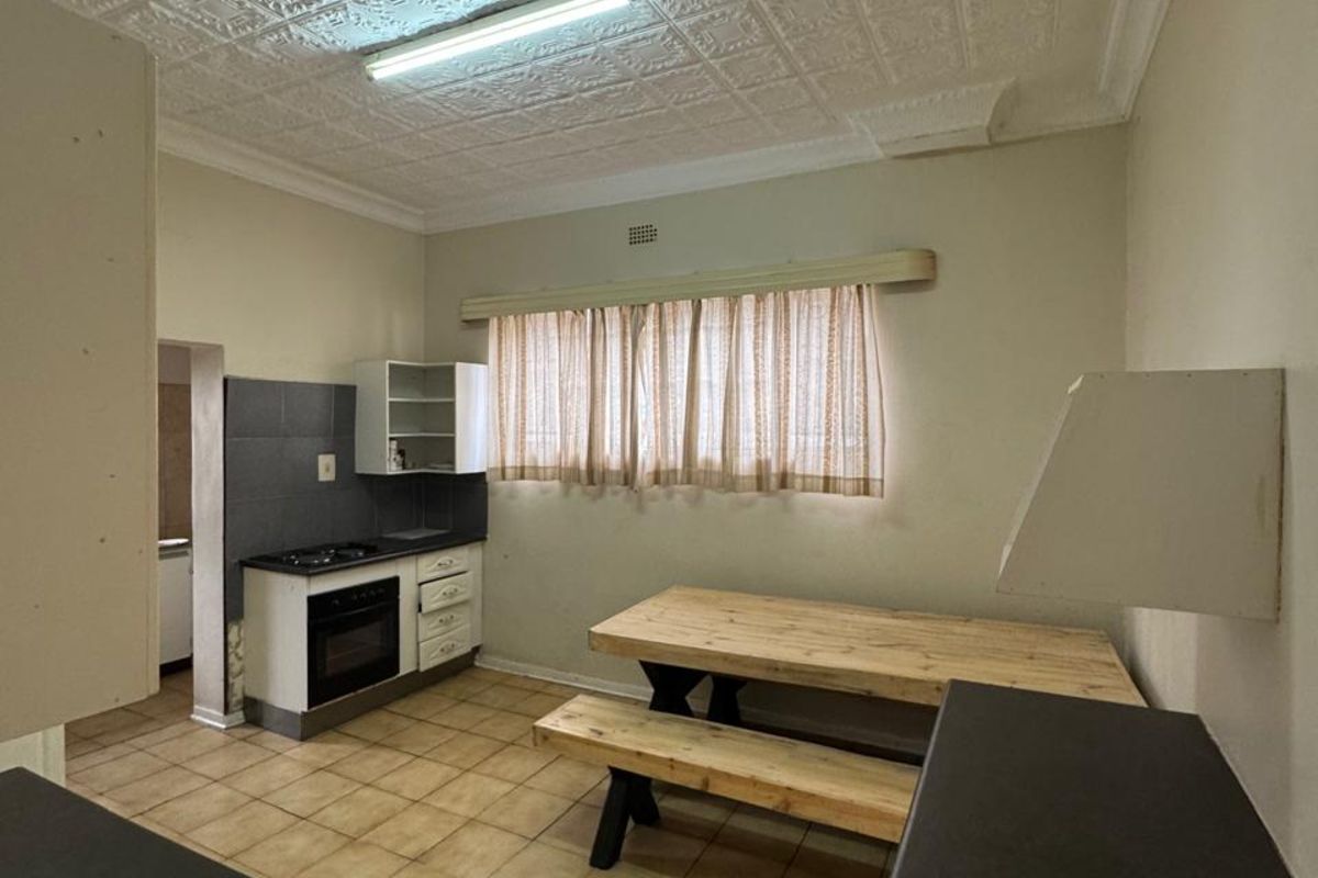 House For Sale in Westdene - Photo 3