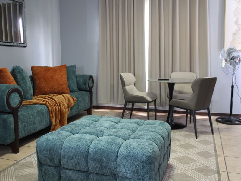 Apartment For Sale in Northgate - Photo 2