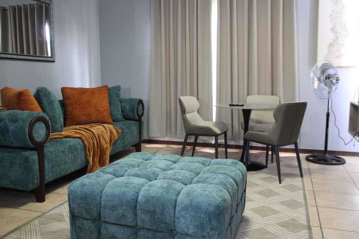 Apartment For Sale in Northgate - Photo 2