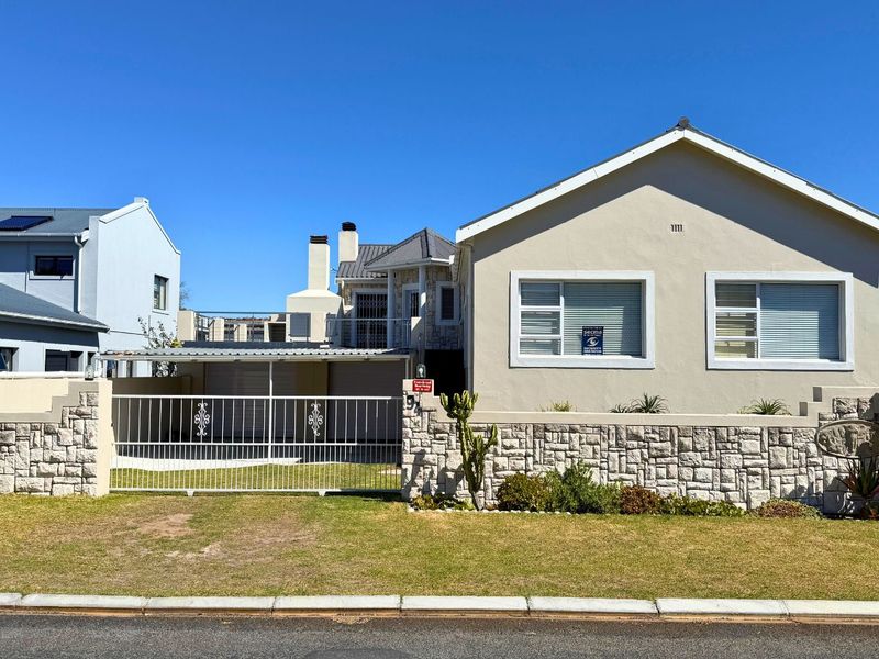 House For Sale in Franskraal - Photo 3