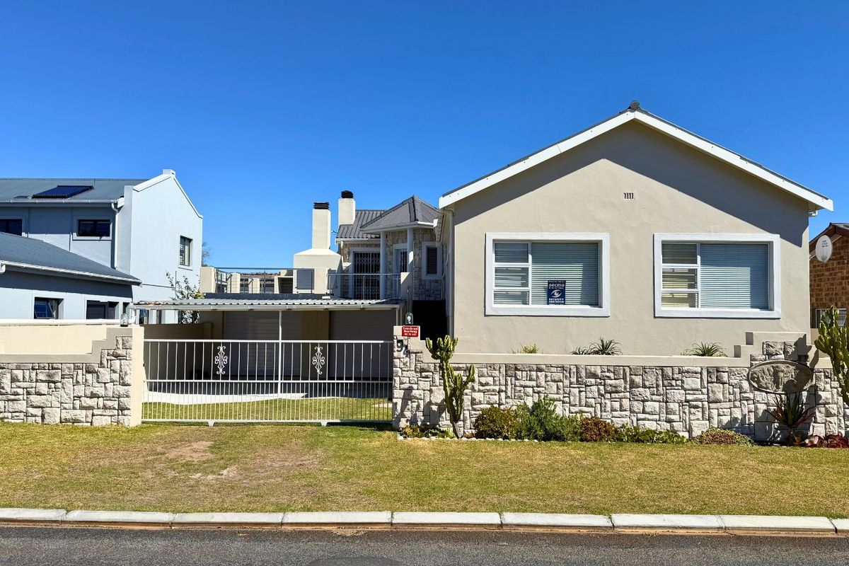 House For Sale in Franskraal - Photo 3