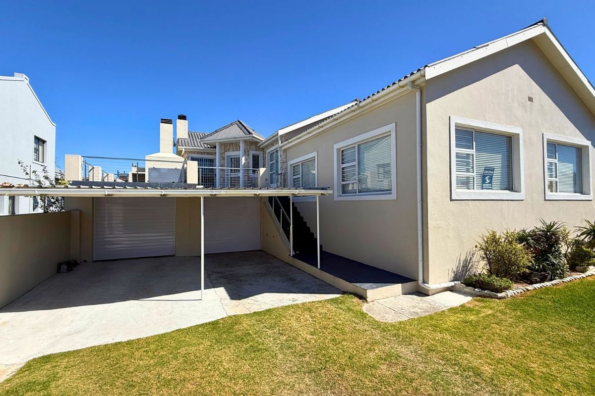 House For Sale in Franskraal - Photo 2