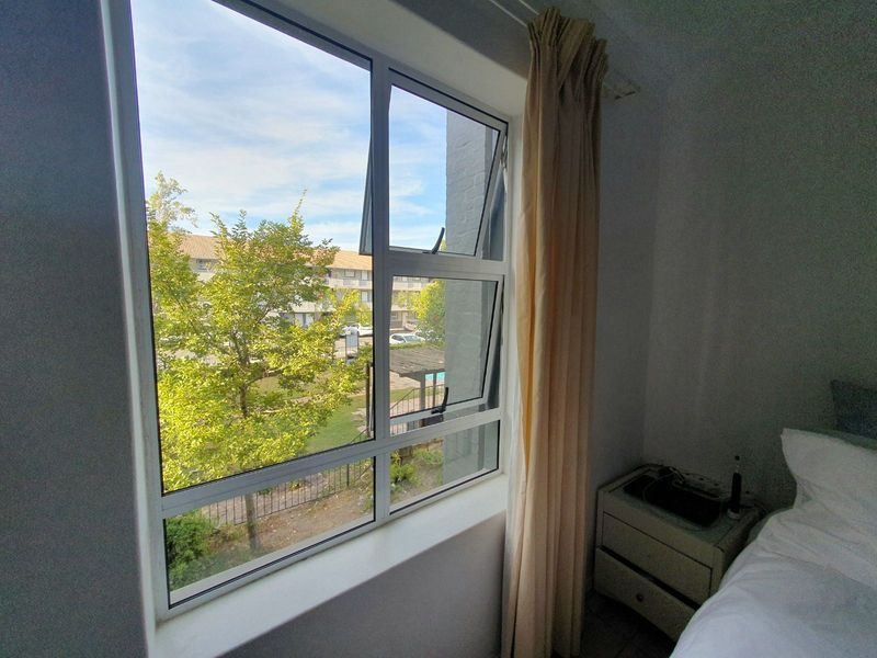 Apartment For Sale in Pinelands - Photo 8