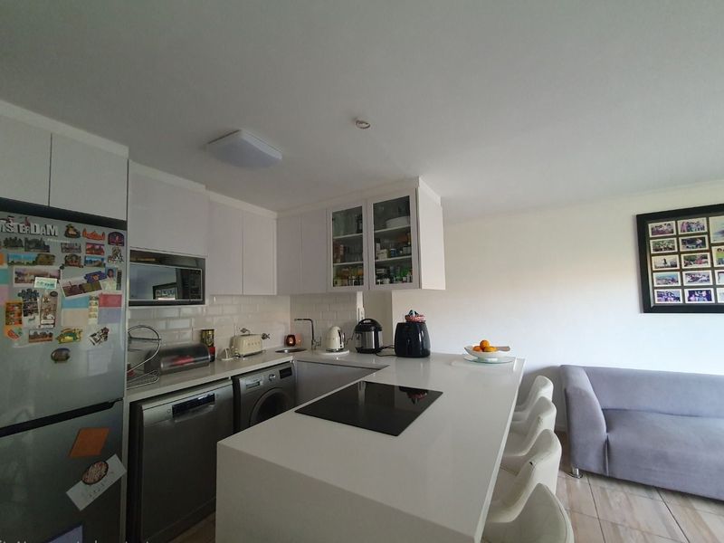 Apartment For Sale in Pinelands - Photo 3