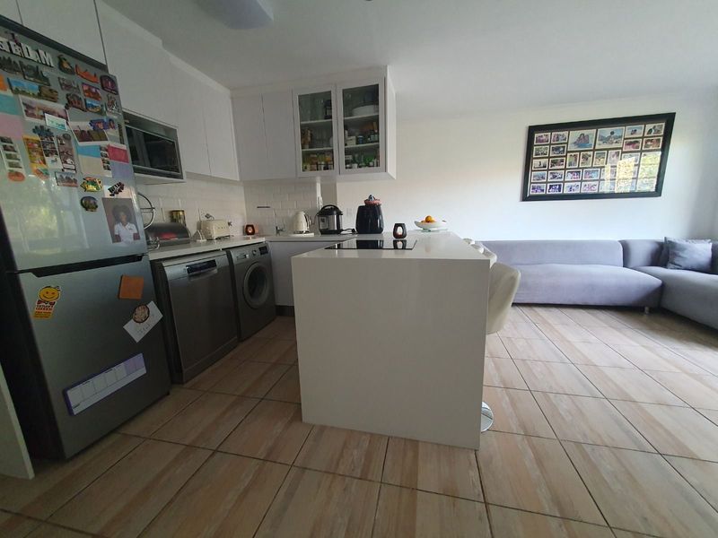 Apartment For Sale in Pinelands - Photo 4