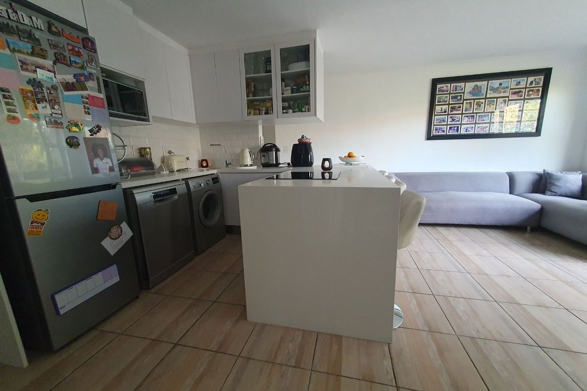 Apartment For Sale in Pinelands - Photo 4