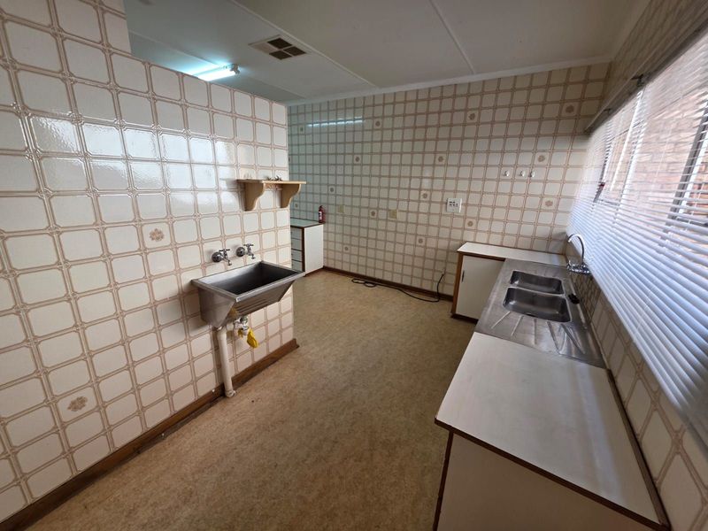 Townhouse For Sale in Memorial Road Area - Photo 4