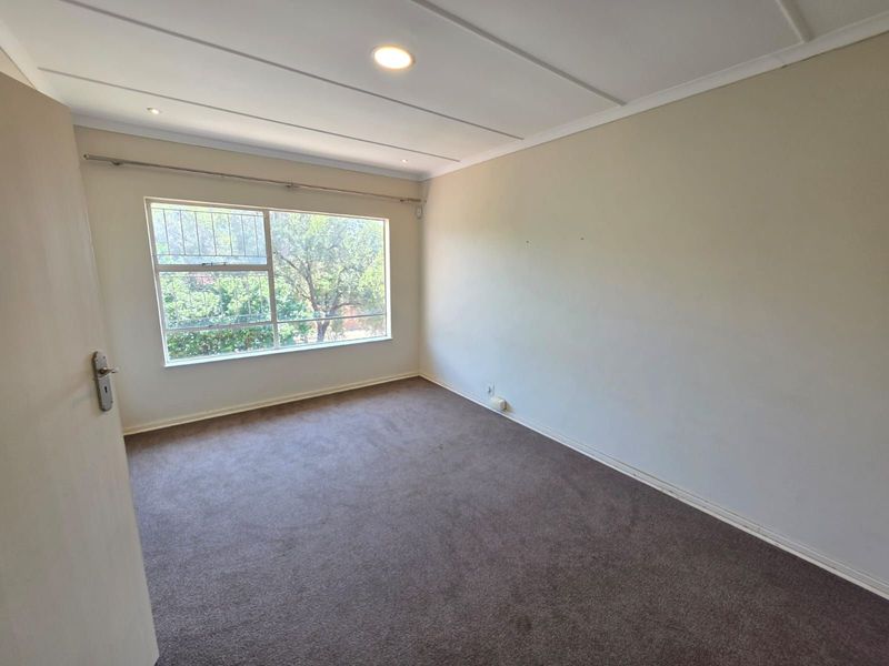 Townhouse For Sale in Memorial Road Area - Photo 10