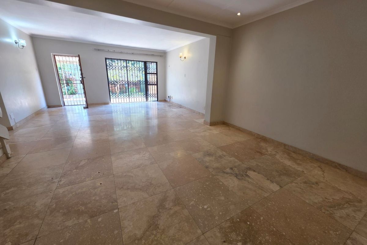 Townhouse For Sale in Memorial Road Area - Photo 2