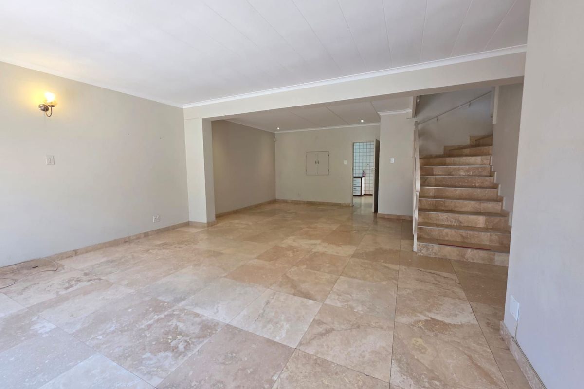 Townhouse For Sale in Memorial Road Area - Photo 3