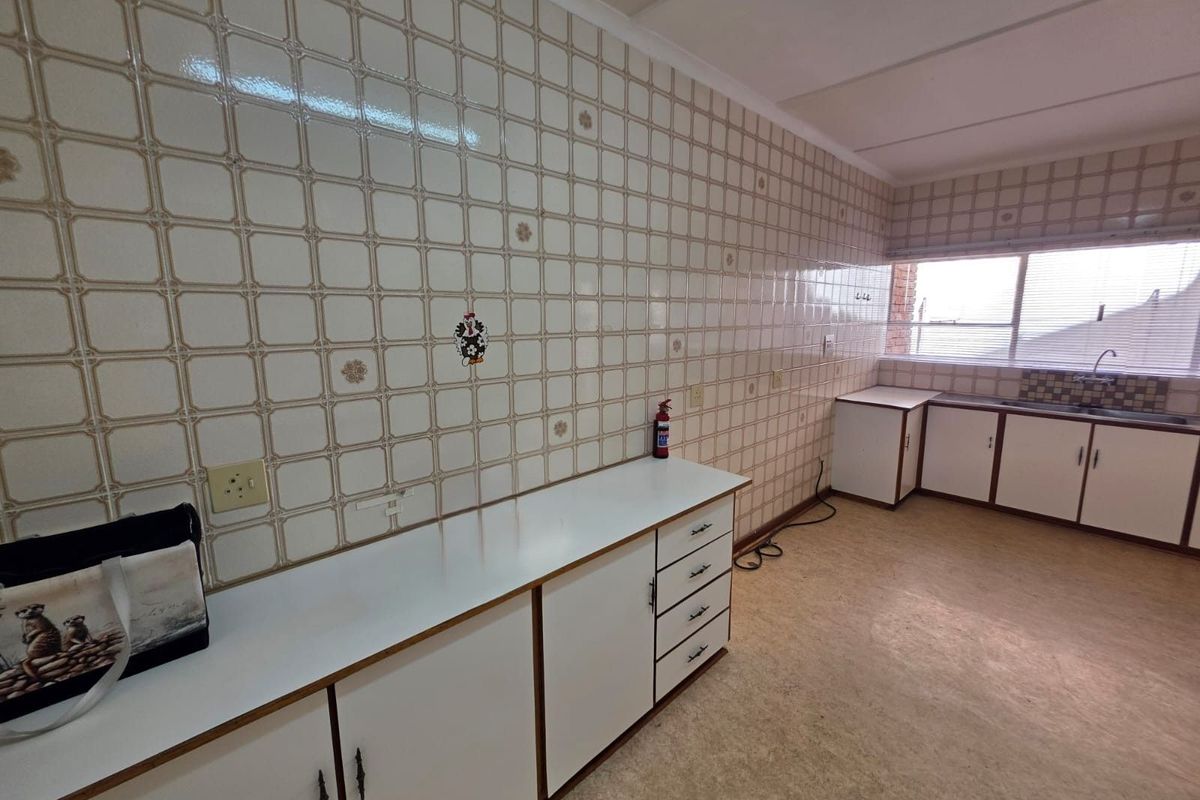 Townhouse For Sale in Memorial Road Area - Photo 5