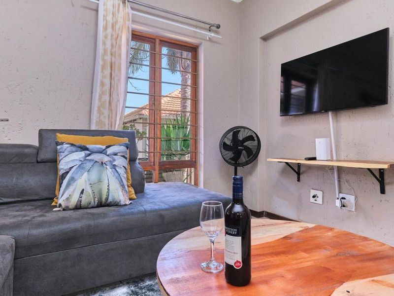 Apartment To Rent in Fourways - Photo 2