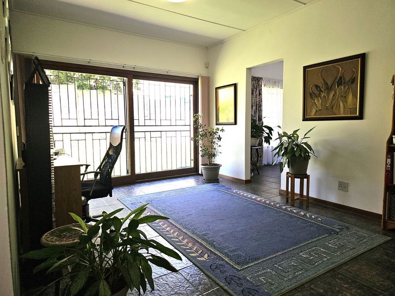 House For Sale in Glen Barrie - Photo 8