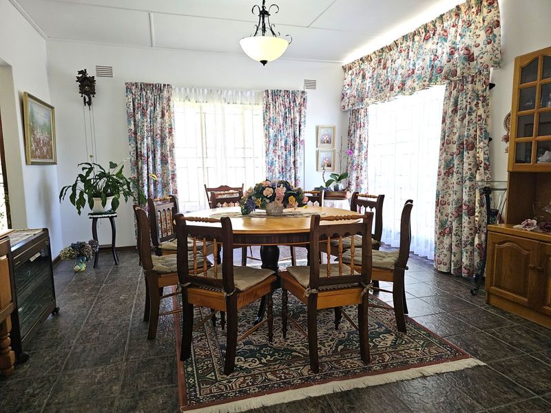 House For Sale in Glen Barrie - Photo 6