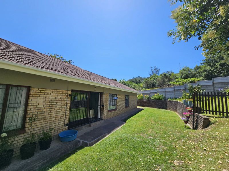 House For Sale in Glen Barrie - Photo 5