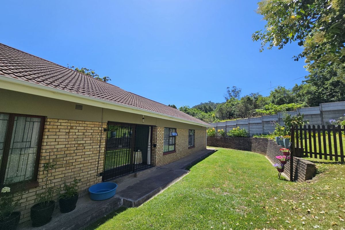 House For Sale in Glen Barrie - Photo 5