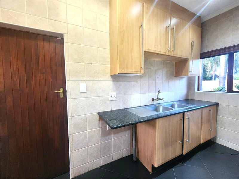 House For Sale in Amberfield - Photo 6