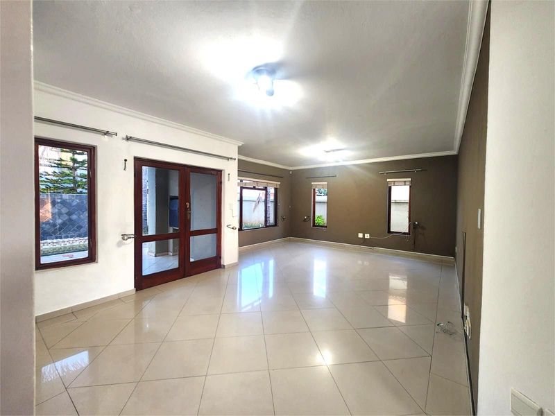 House For Sale in Amberfield - Photo 2