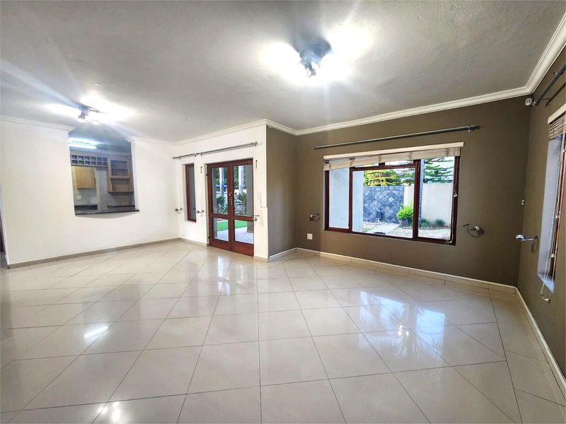 House For Sale in Amberfield - Photo 3