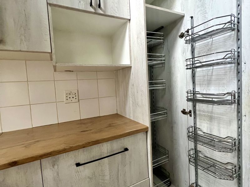 Townhouse For Sale in Ermelo Central - Photo 8