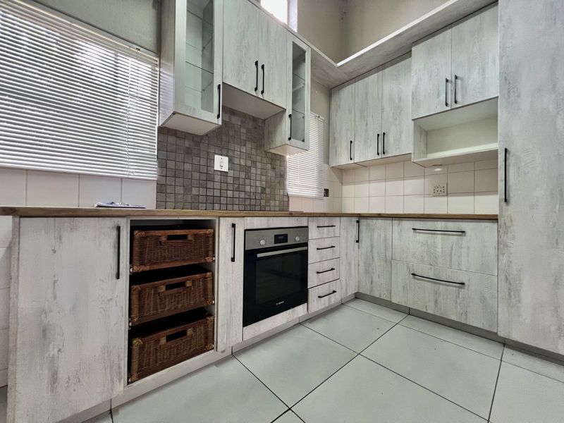 Townhouse For Sale in Ermelo Central - Photo 7