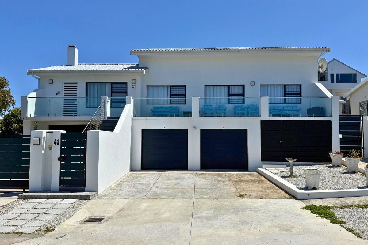 House For Sale in Franskraal - Photo 2