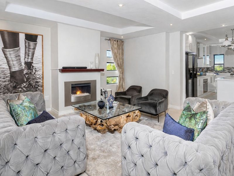 House For Sale in Bryanston - Photo 4