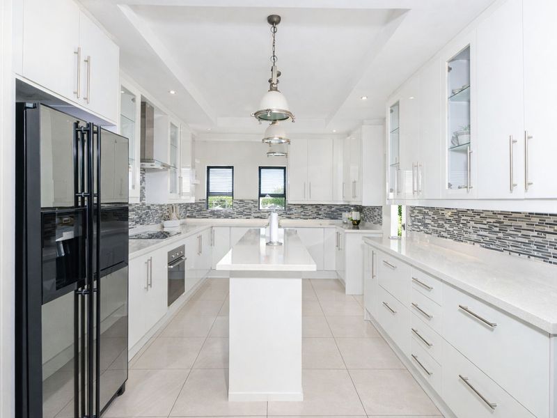 House For Sale in Bryanston - Photo 6