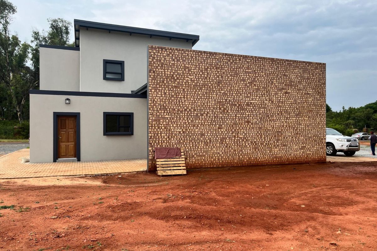 House For Sale in Eldorette - Photo 4