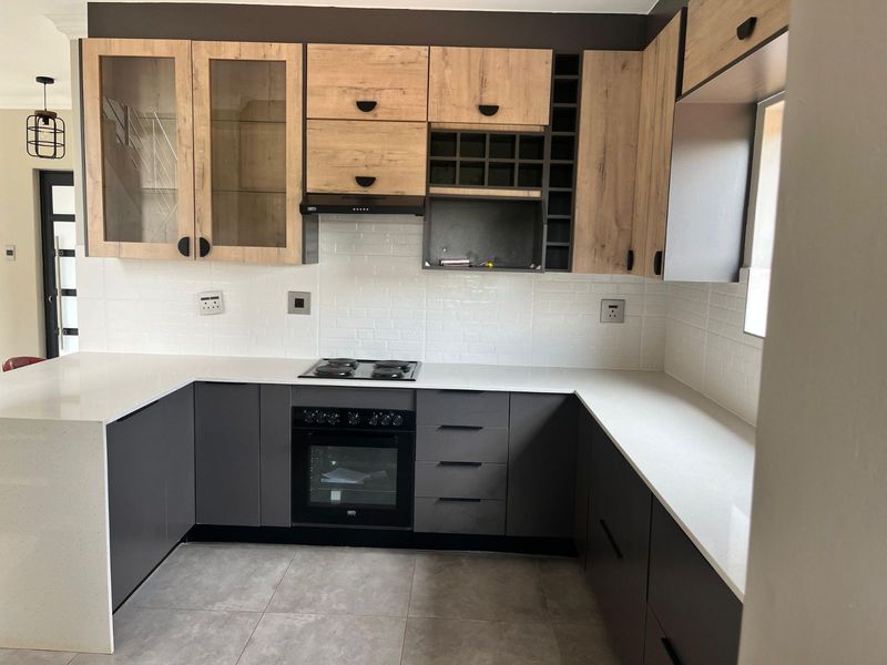 House For Sale in Eldorette - Photo 5