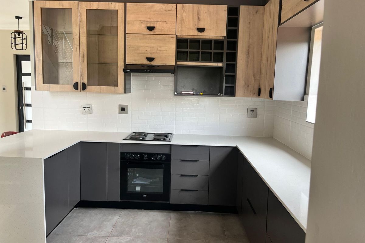 House For Sale in Eldorette - Photo 5