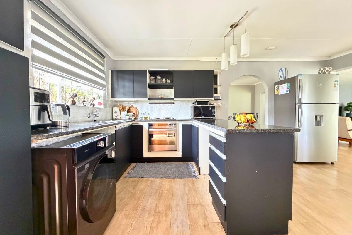 House For Sale in Wilgeheuwel - Photo 3