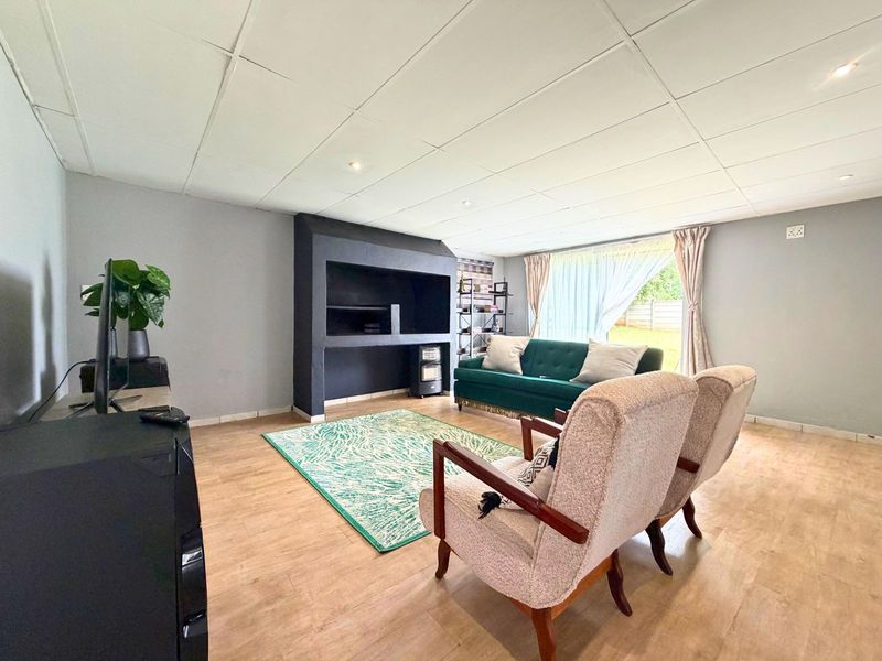 House For Sale in Wilgeheuwel - Photo 9