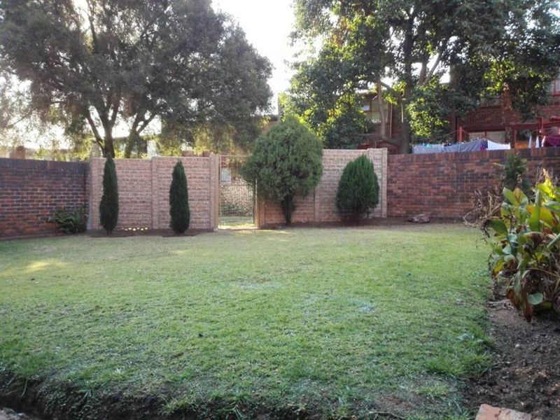 Townhouse For Sale in Windsor East - Photo 9