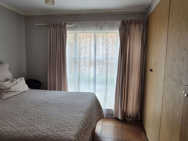 Townhouse For Sale in Lydenburg Central - Photo 8