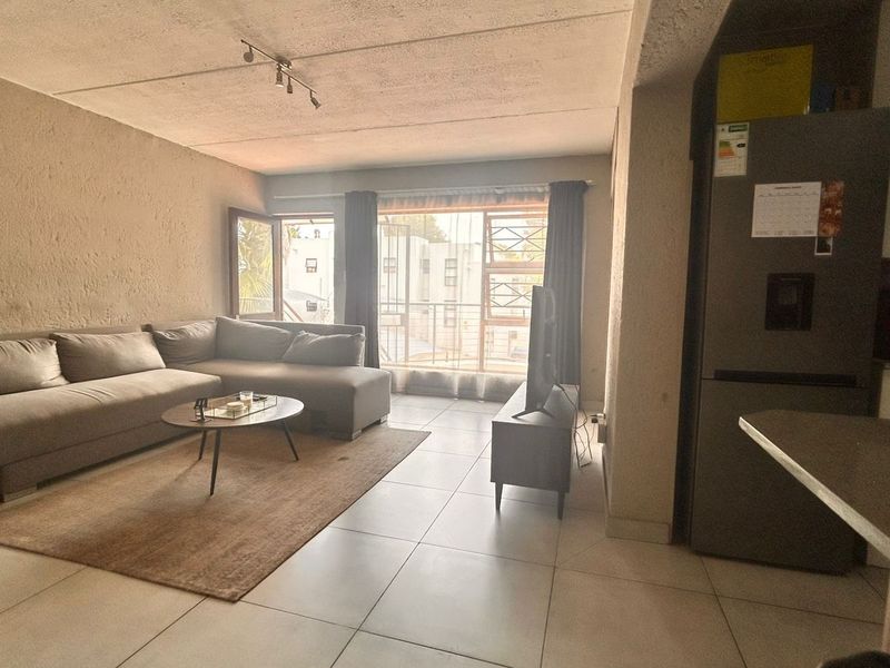 Apartment For Sale in Paulshof - Photo 2