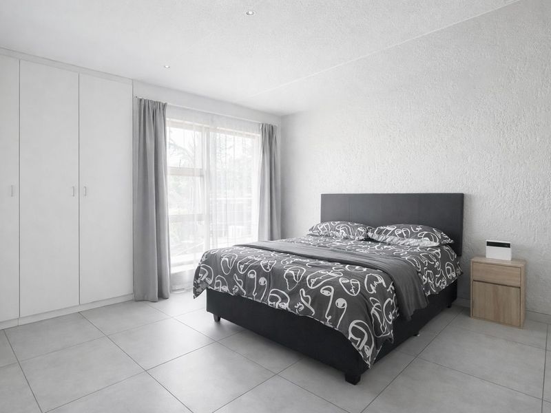 Apartment For Sale in Paulshof - Photo 7