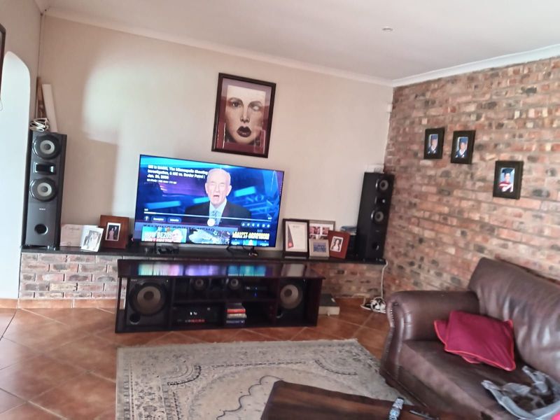 House For Sale in Bluewater Bay - Photo 9