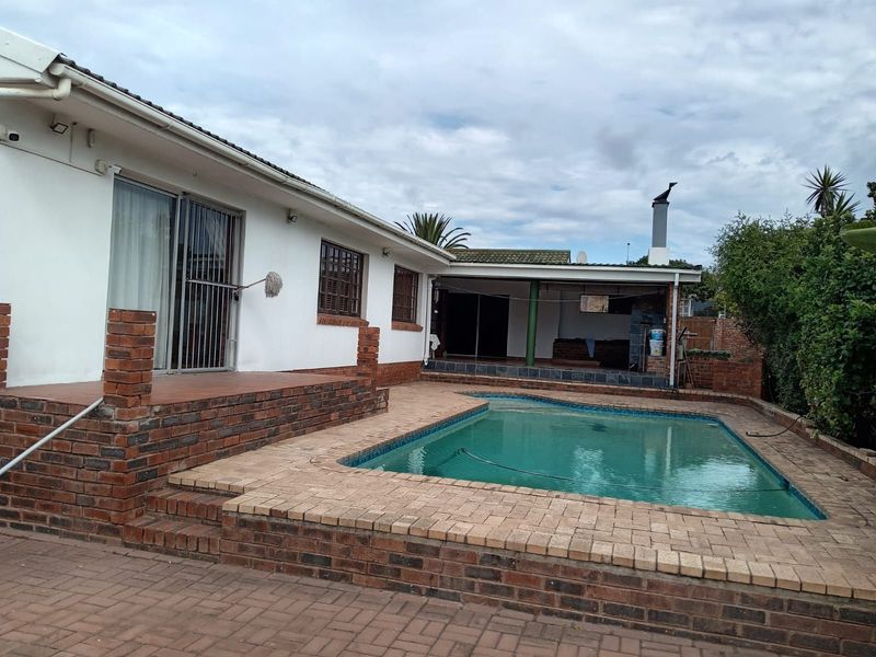 House For Sale in Bluewater Bay - Photo 3