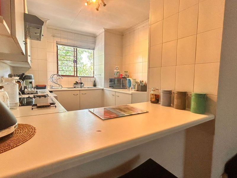 Apartment For Sale in Sunninghill - Photo 5