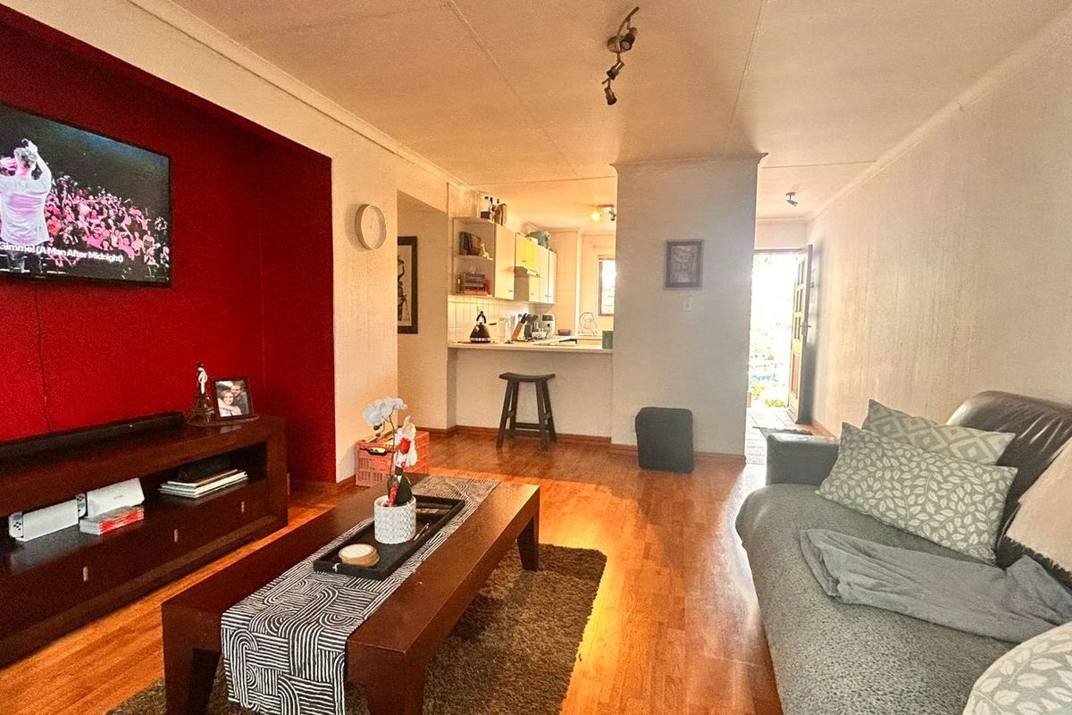 Apartment For Sale in Sunninghill - Photo 4