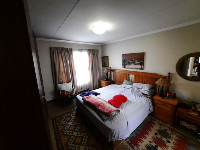 Townhouse For Sale in Willow Park Manor - Photo 9