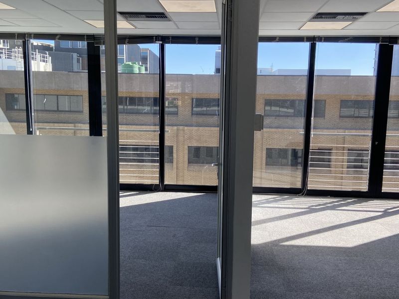 Office To Rent in Foreshore - Photo 10