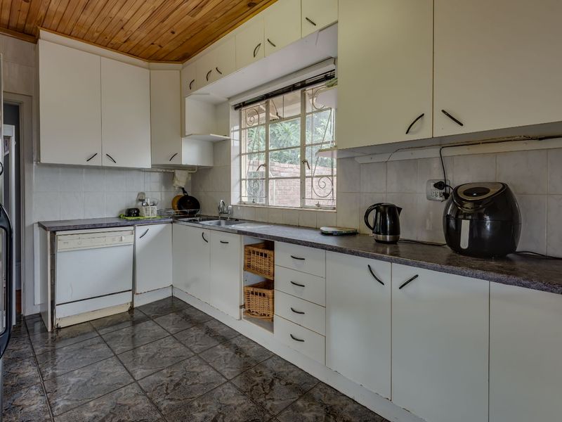 House For Sale in Adcockvale - Photo 2