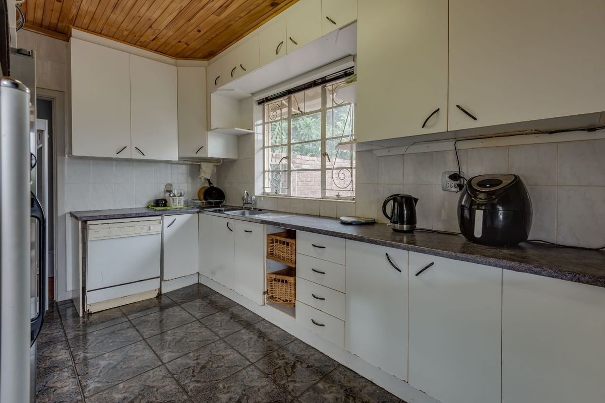 House For Sale in Adcockvale - Photo 2