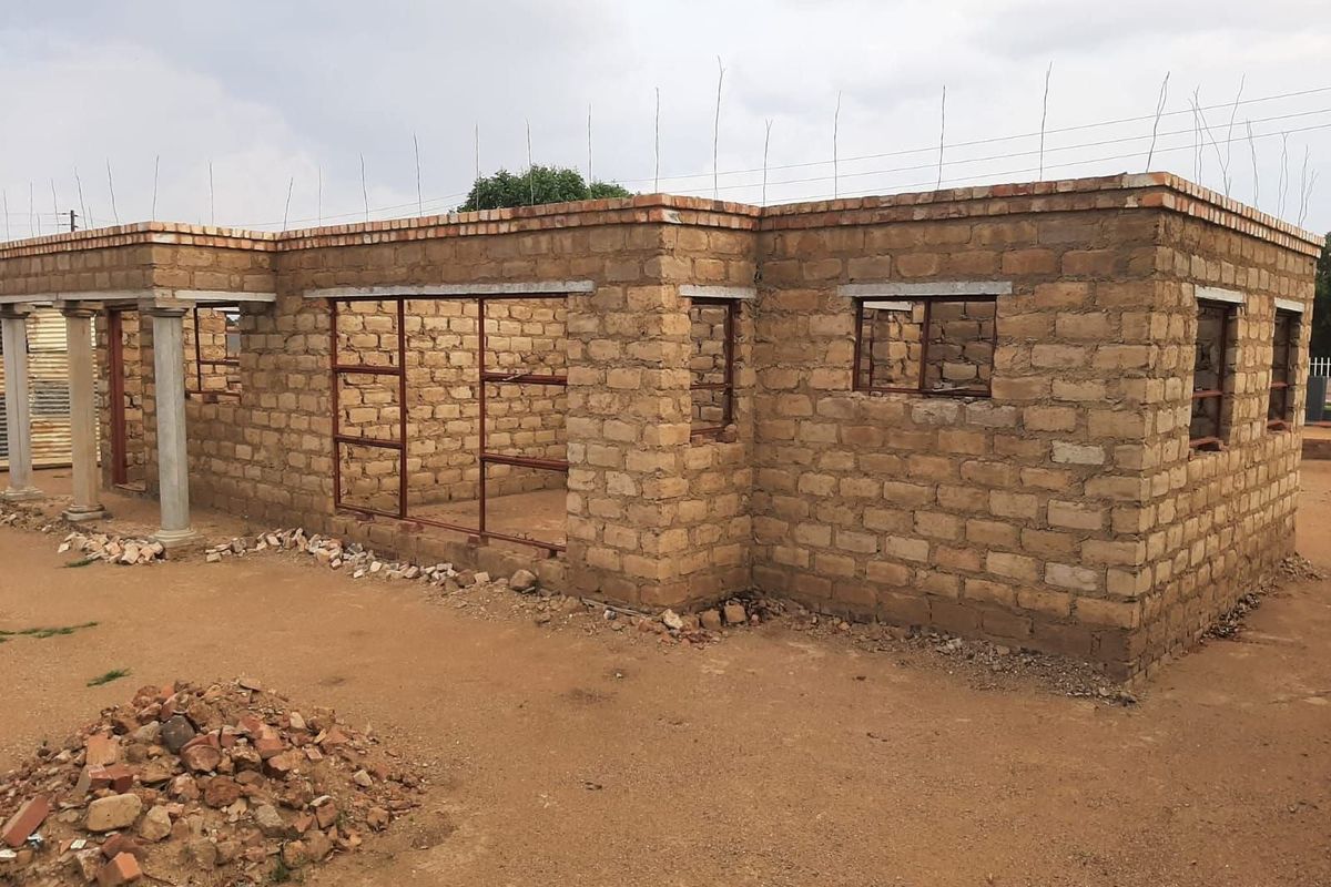 House For Sale in Hammanskraal Central - Photo 2